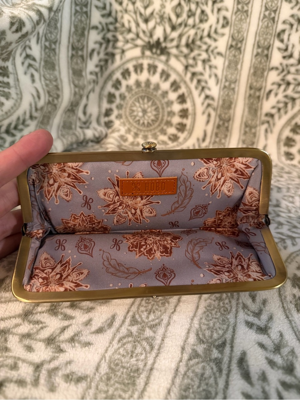 Hobo International Pearl Ivory Leather Frame Clutch/Wallet - Picture 8 of 8